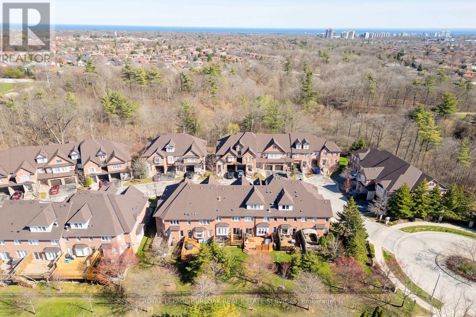 












41 - 300 RAVINEVIEW WAY

,
Oakville,




Ontario
L6H7J2

