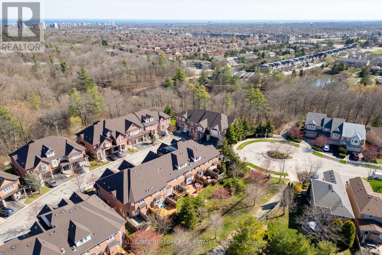 












41 - 300 RAVINEVIEW WAY

,
Oakville,




Ontario
L6H7J2

