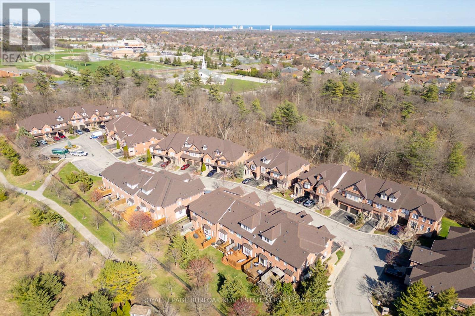 












41 - 300 RAVINEVIEW WAY

,
Oakville,




Ontario
L6H7J2

