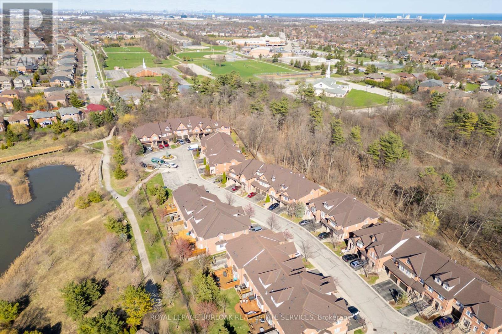 












41 - 300 RAVINEVIEW WAY

,
Oakville,




Ontario
L6H7J2

