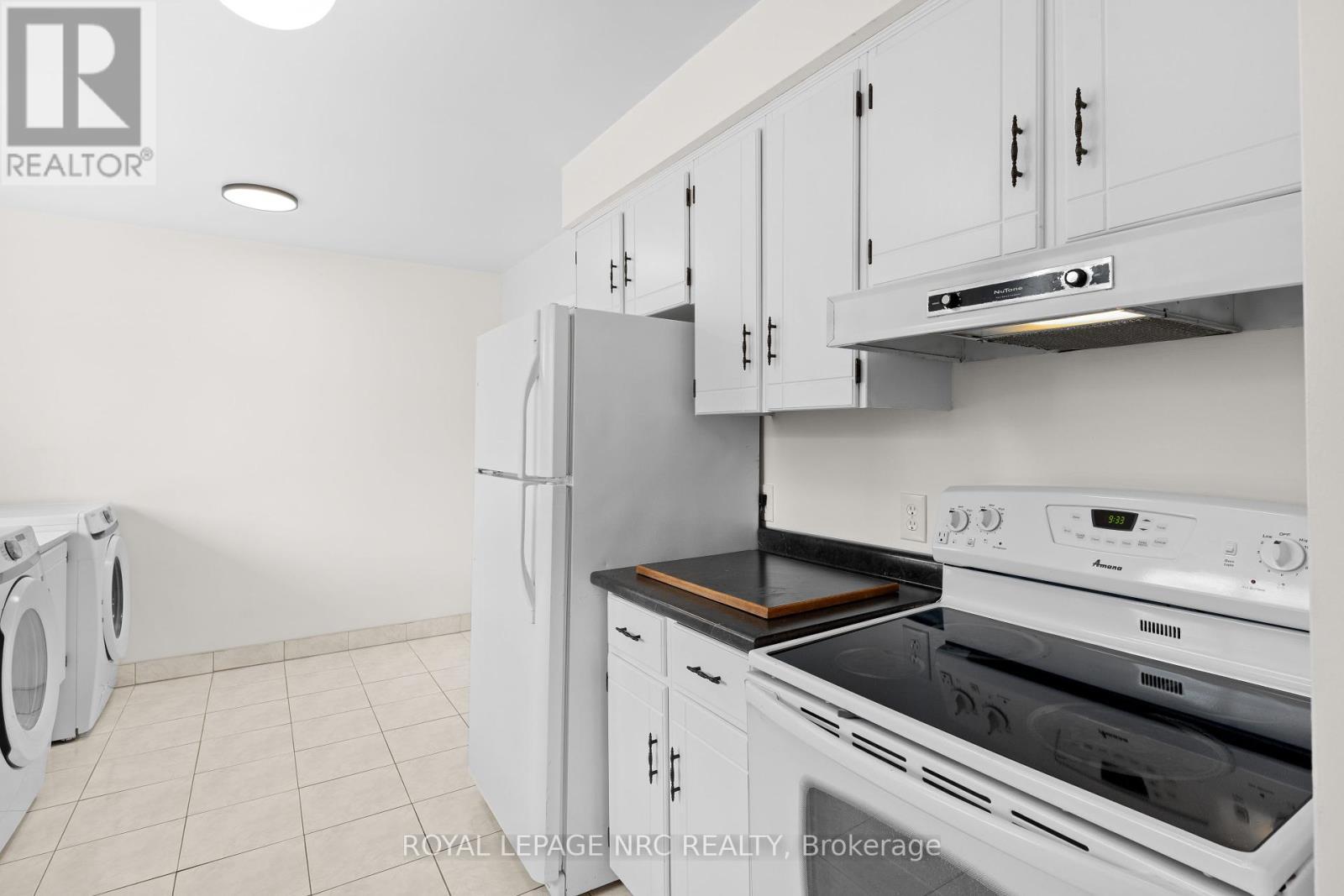 












5939 HILLCREST CRESCENT

,
Niagara Falls (Church's Lane),




Ontario
L2J2A8

