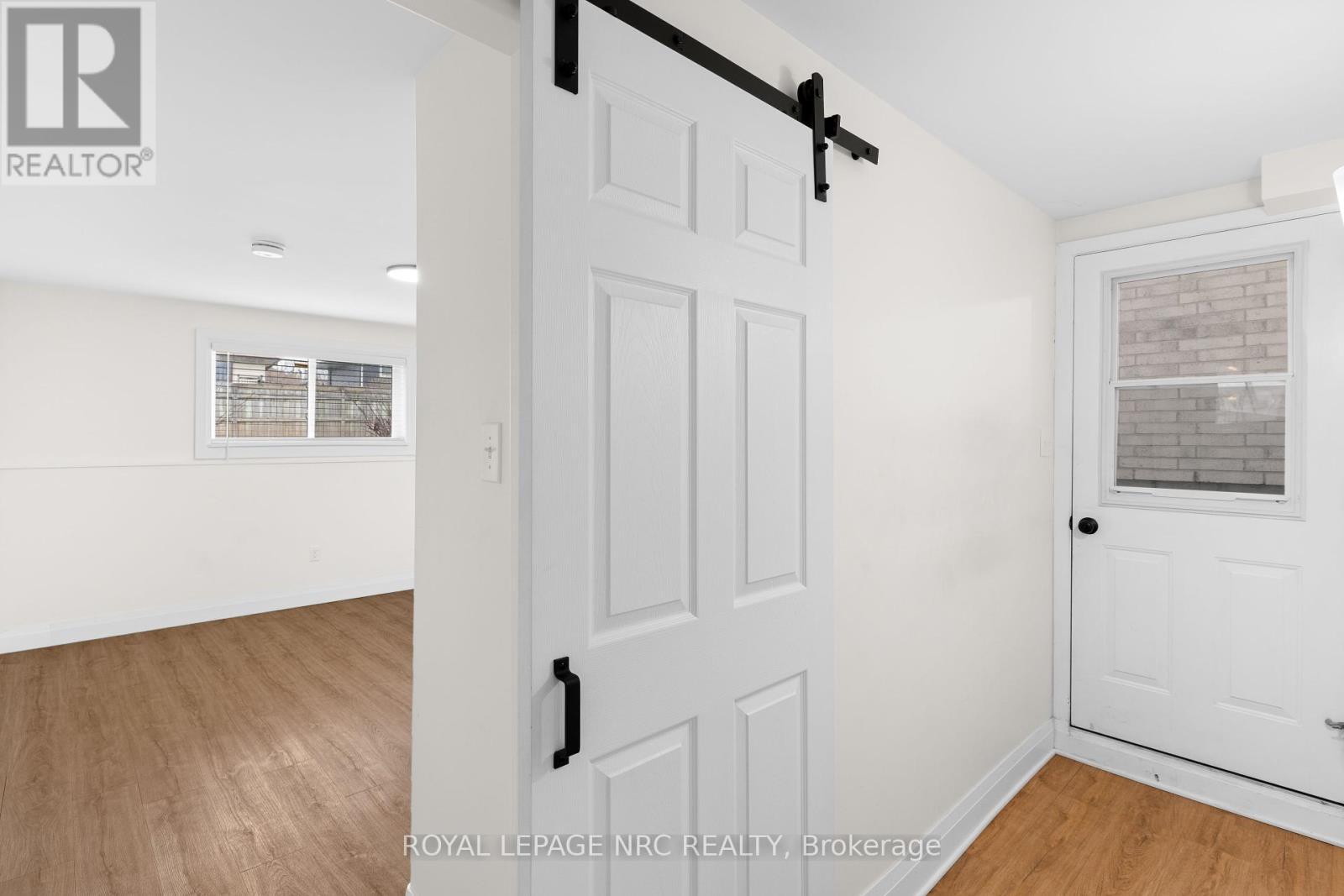 












5939 HILLCREST CRESCENT

,
Niagara Falls (Church's Lane),




Ontario
L2J2A8

