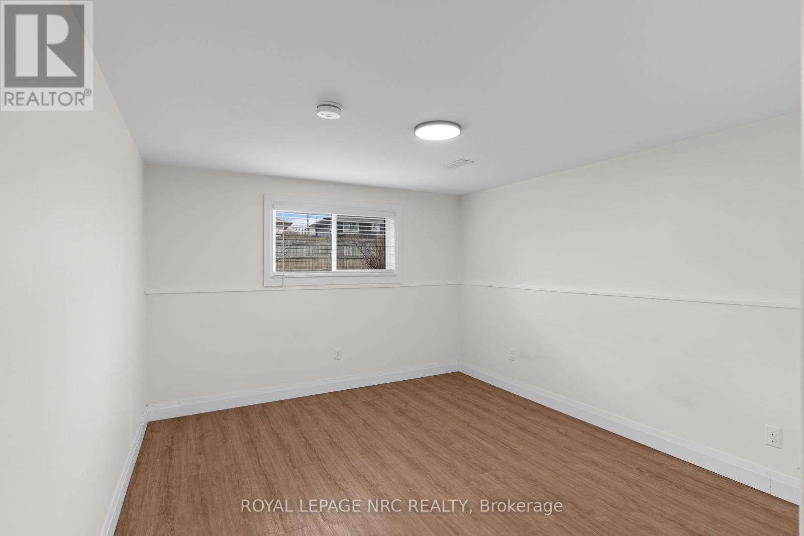 












5939 HILLCREST CRESCENT

,
Niagara Falls (Church's Lane),




Ontario
L2J2A8

