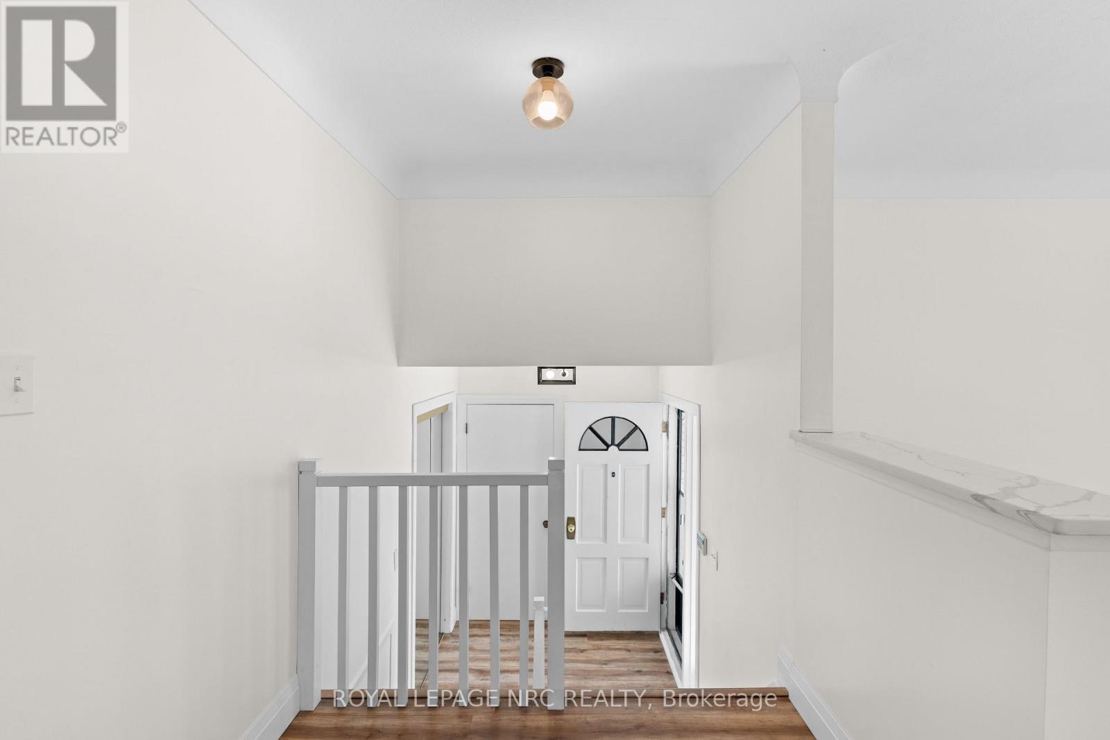 












5939 HILLCREST CRESCENT

,
Niagara Falls (Church's Lane),




Ontario
L2J2A8

