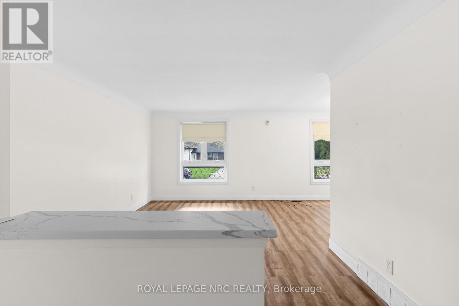 












5939 HILLCREST CRESCENT

,
Niagara Falls (Church's Lane),




Ontario
L2J2A8

