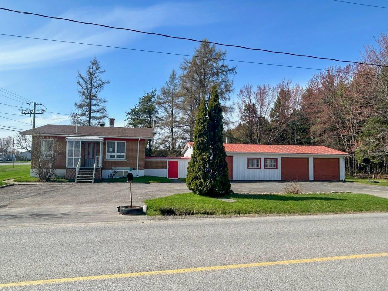 









1105


9e Rang

,
Saint-Wenceslas,




QC
G0Z1J0

