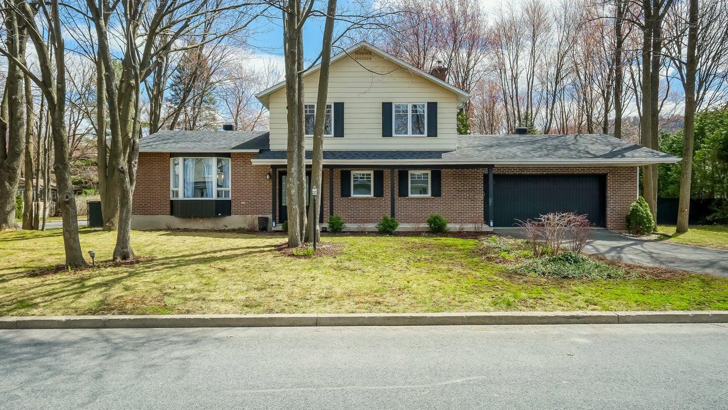 









88


Rue du Piémont

,
Sainte-Julie,




QC
J3E3A7

