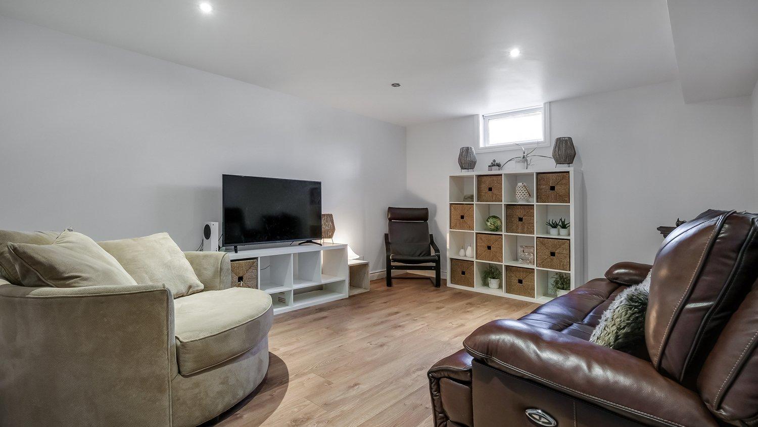 









88


Rue du Piémont

,
Sainte-Julie,




QC
J3E3A7


