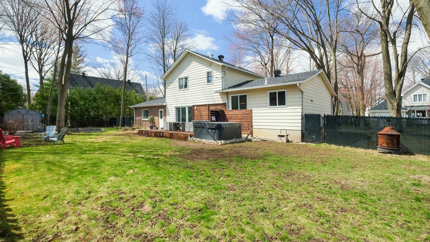 









88


Rue du Piémont

,
Sainte-Julie,




QC
J3E3A7

