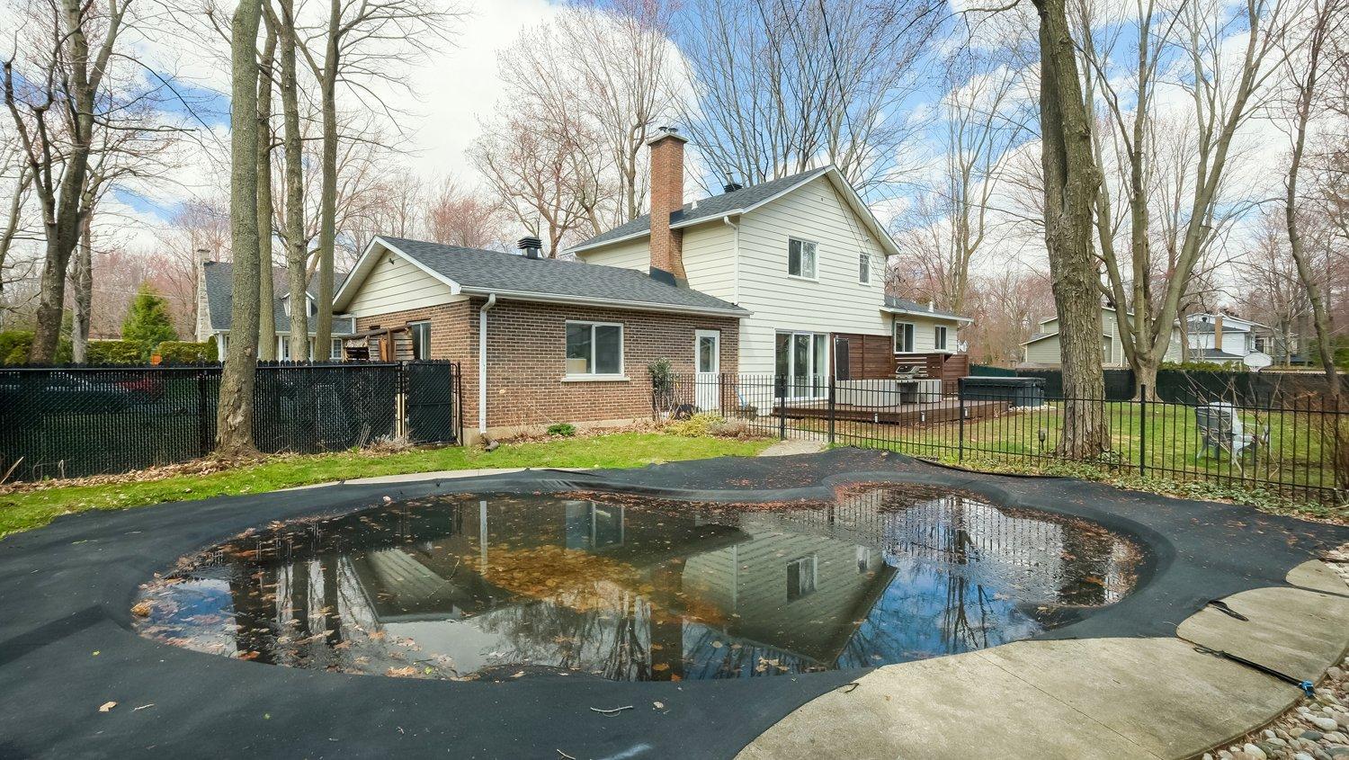 









88


Rue du Piémont

,
Sainte-Julie,




QC
J3E3A7

