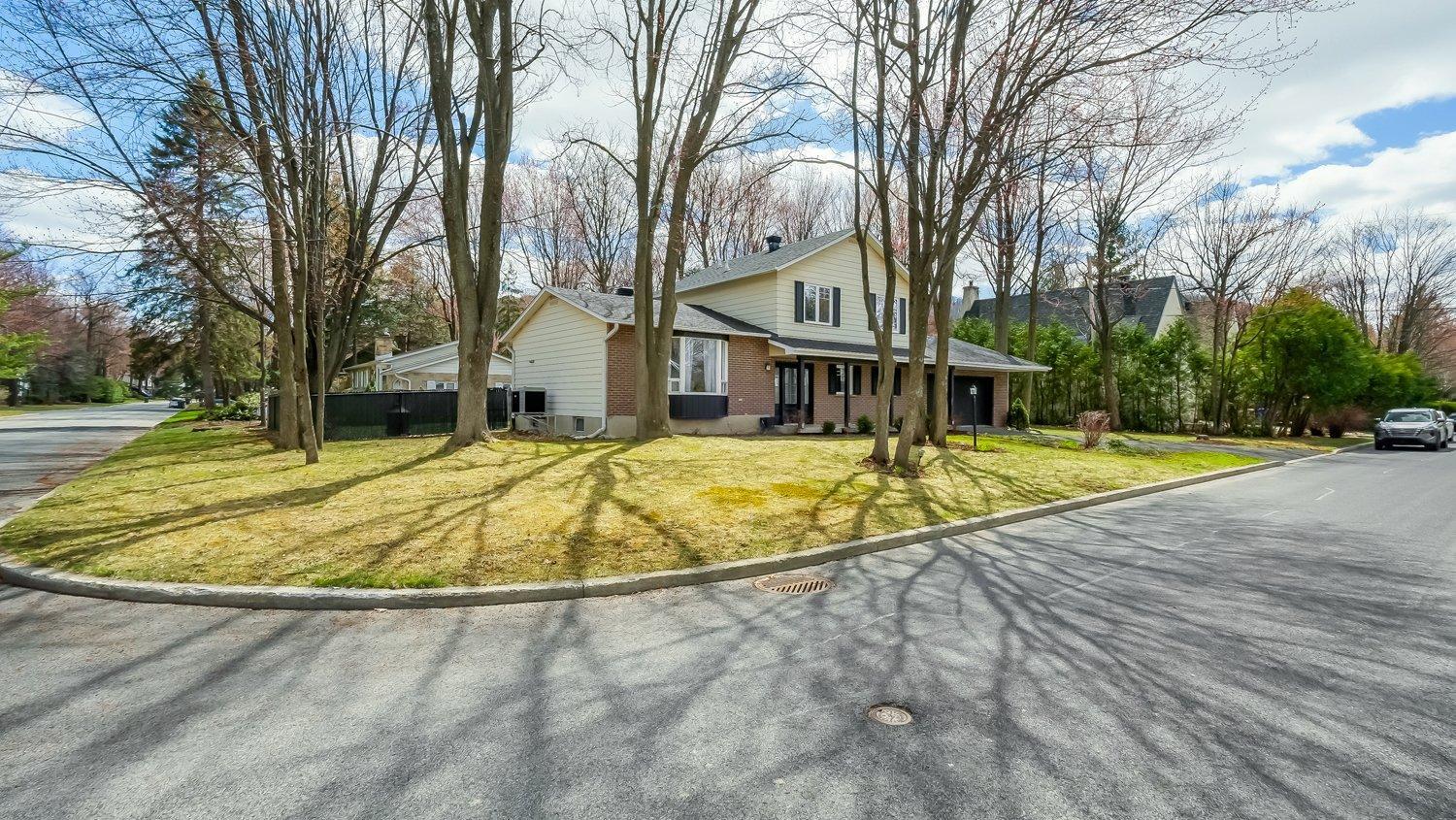 









88


Rue du Piémont

,
Sainte-Julie,




QC
J3E3A7

