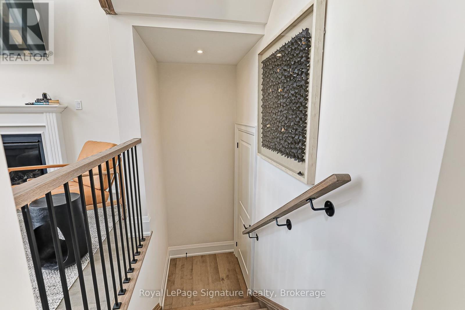 












114 CLEMENT LANE

,
Blue Mountains,




Ontario
N0H1J0

