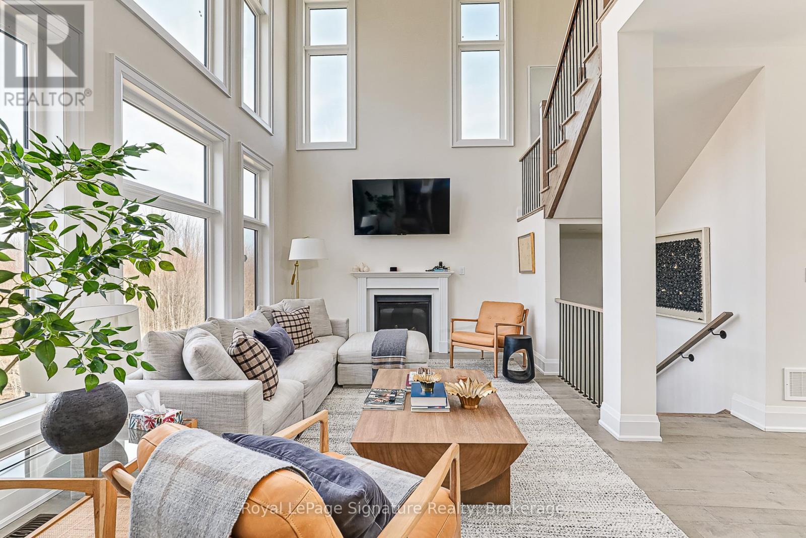 












114 CLEMENT LANE

,
Blue Mountains,




Ontario
N0H1J0

