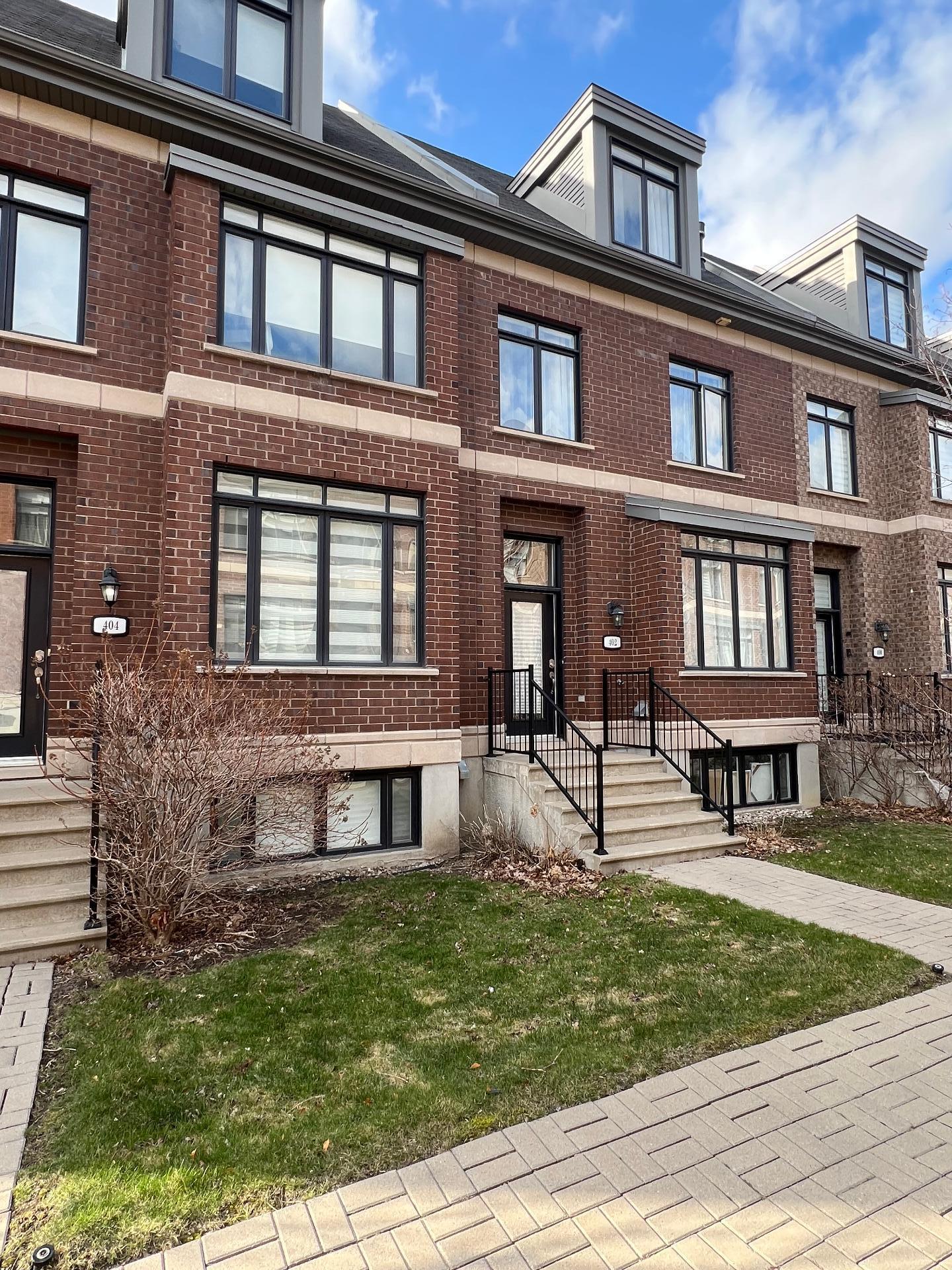 









402Z


Rue Étienne-Lavoie

,
Laval (Sainte-Dorothée),




QC
H7X0B8

