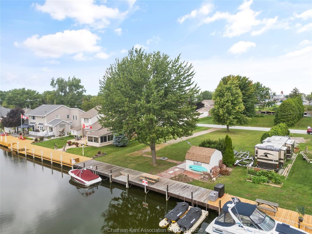 









19155


Light Cove

Avenue,
Lighthouse Cove,







ON
N0P 2L0

