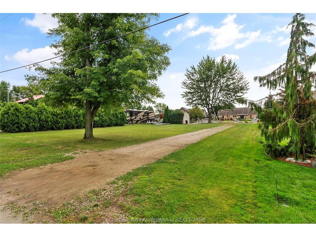 









19155


Light Cove

Avenue,
Lighthouse Cove,







ON
N0P 2L0

