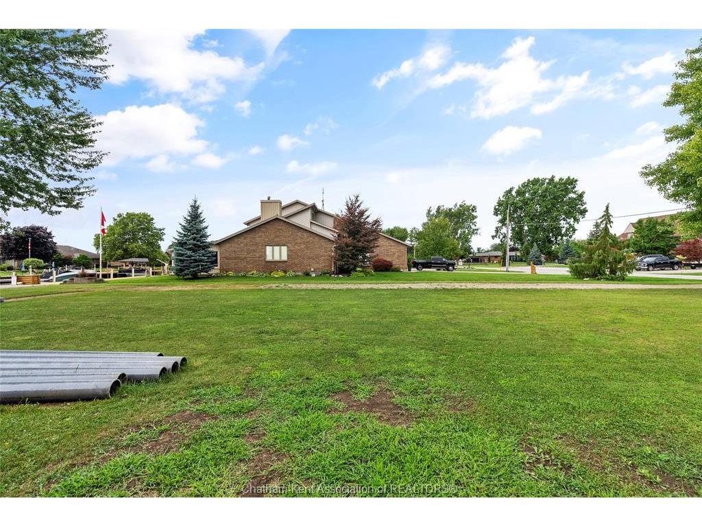 









19155


Light Cove

Avenue,
Lighthouse Cove,







ON
N0P 2L0

