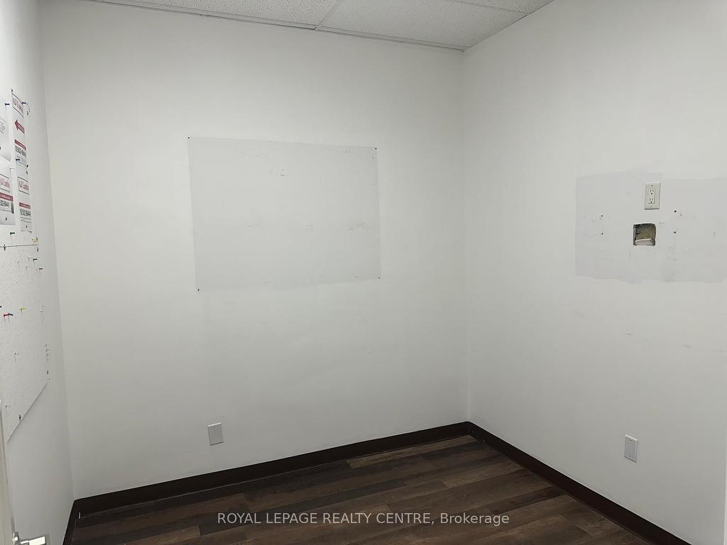 









250


Lakeshore

Road East, B,
Mississauga,




ON
L5G 1G6

