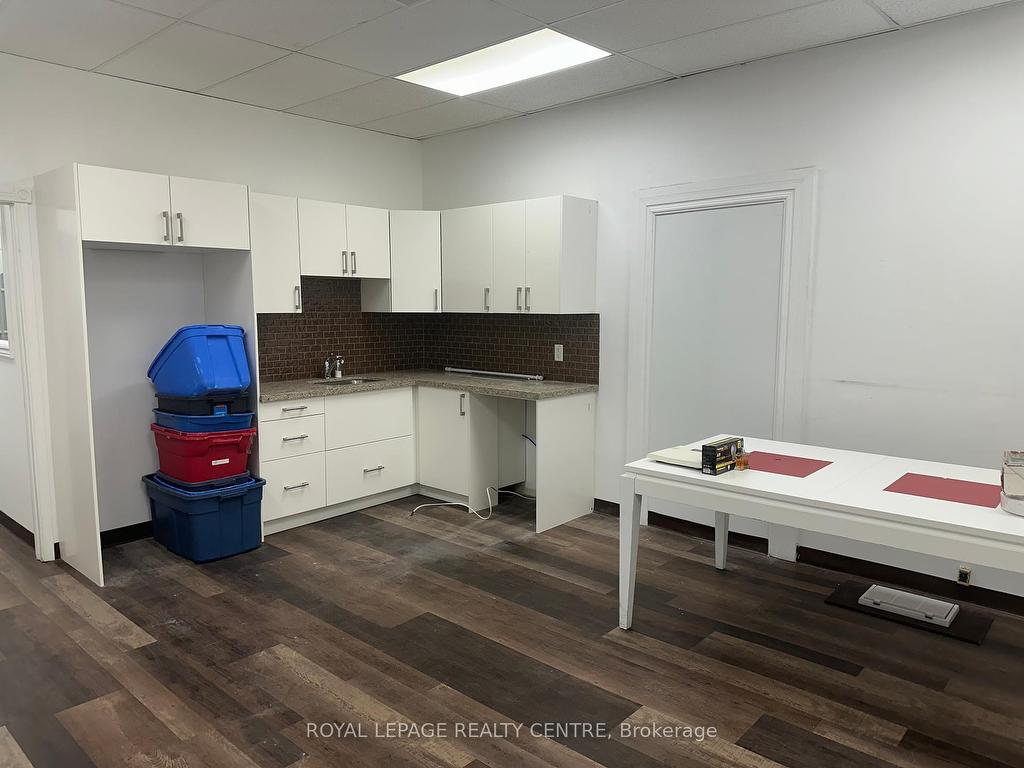 









250


Lakeshore

Road East, B,
Mississauga,




ON
L5G 1G6

