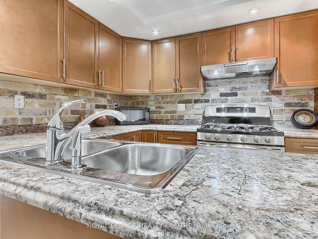 









2552


Whaley

Drive, Lower,
Mississauga,




ON
L5B 1X2


