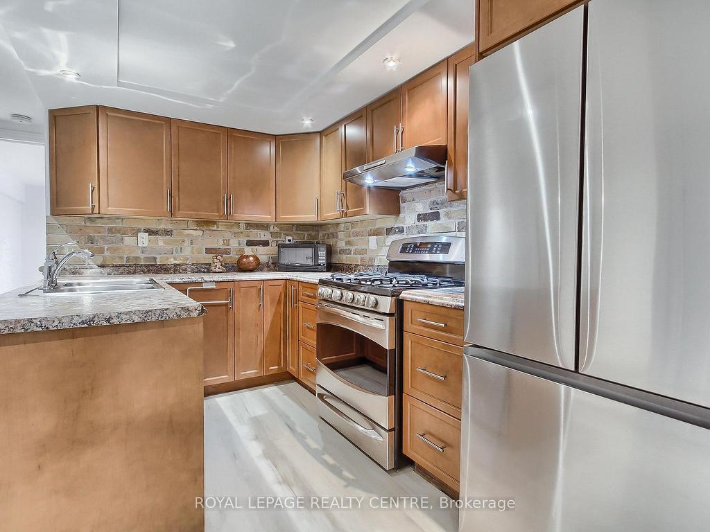 









2552


Whaley

Drive, Lower,
Mississauga,




ON
L5B 1X2

