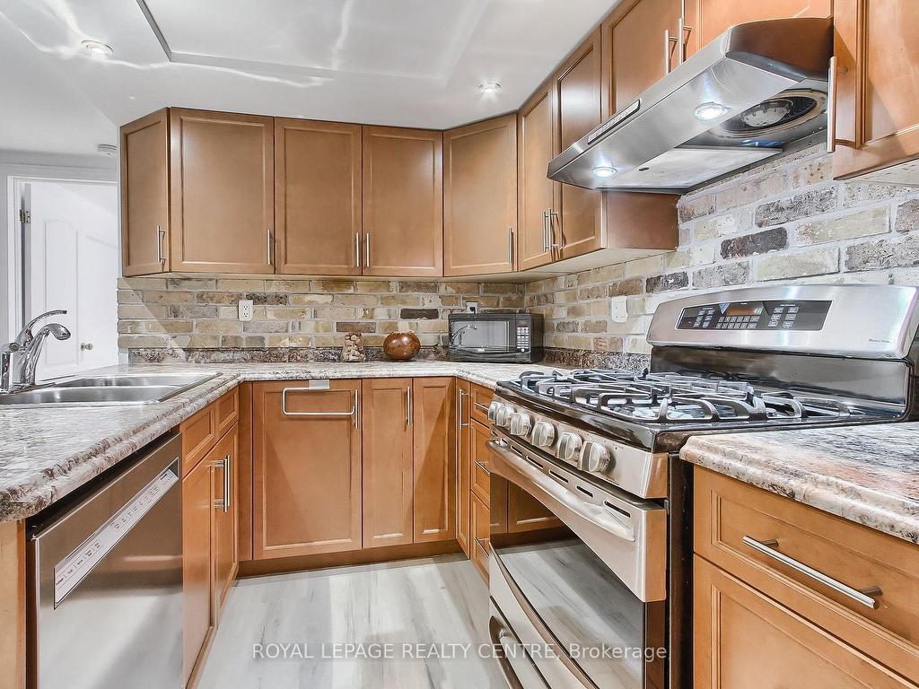 









2552


Whaley

Drive, Lower,
Mississauga,




ON
L5B 1X2

