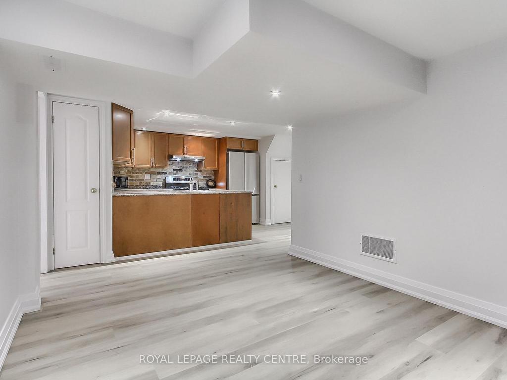 









2552


Whaley

Drive, Lower,
Mississauga,




ON
L5B 1X2

