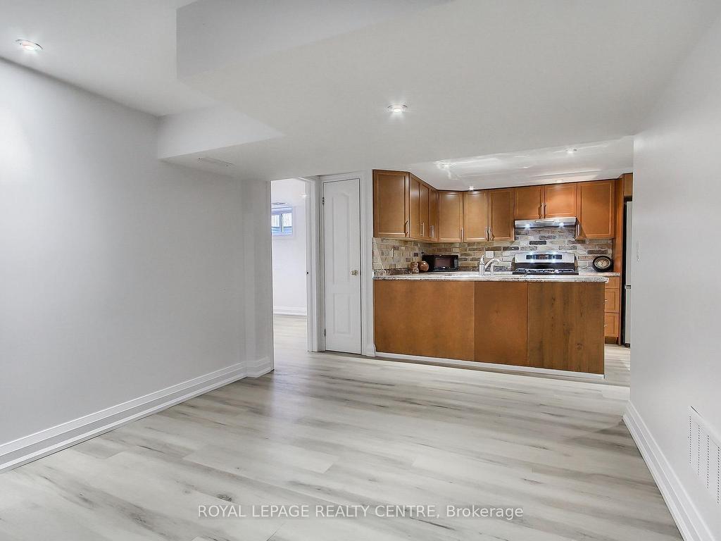 









2552


Whaley

Drive, Lower,
Mississauga,




ON
L5B 1X2

