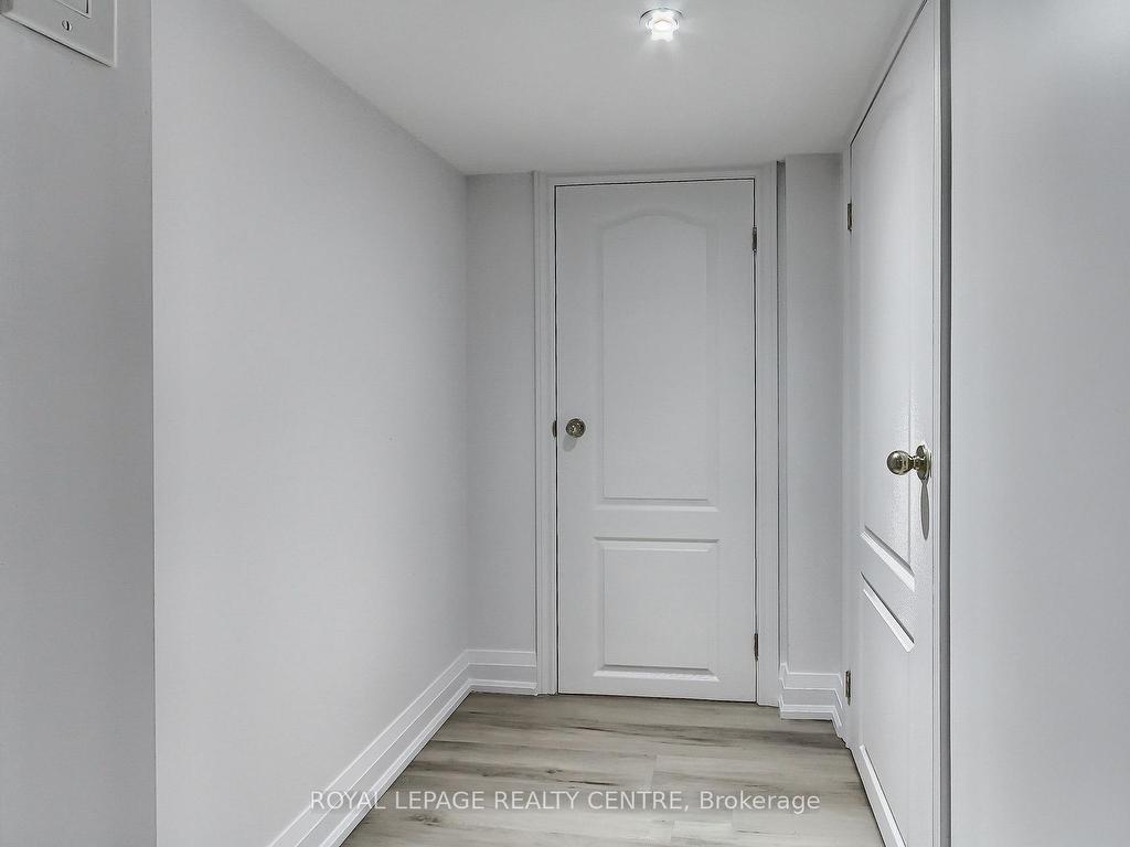 









2552


Whaley

Drive, Lower,
Mississauga,




ON
L5B 1X2


