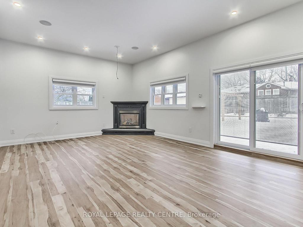 









2552


Whaley

Drive, Lower,
Mississauga,




ON
L5B 1X2

