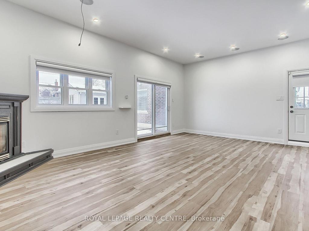 









2552


Whaley

Drive, Lower,
Mississauga,




ON
L5B 1X2

