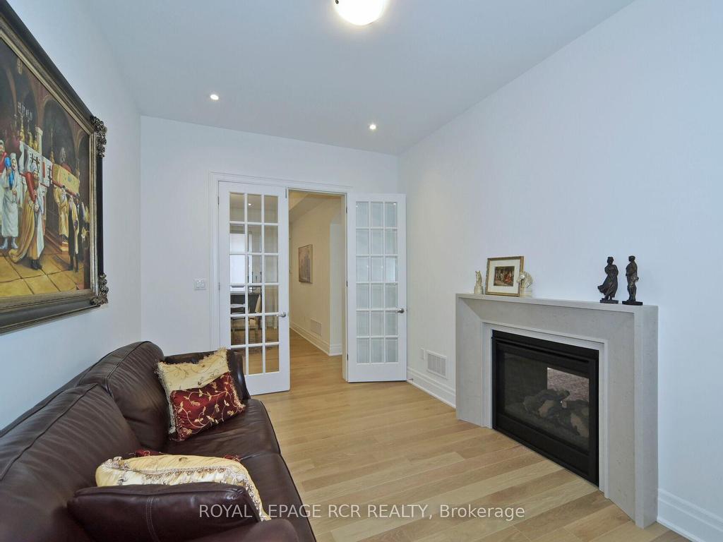 









200


Silver Creek

Drive,
Vaughan,




ON
L3L 0B5

