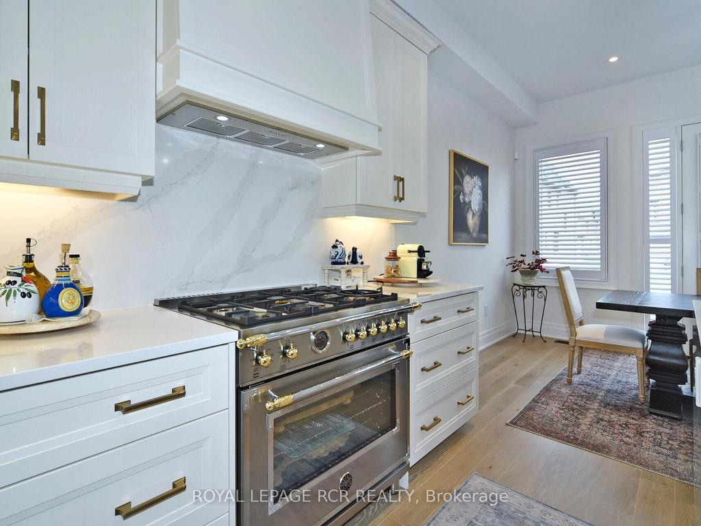 









200


Silver Creek

Drive,
Vaughan,




ON
L3L 0B5

