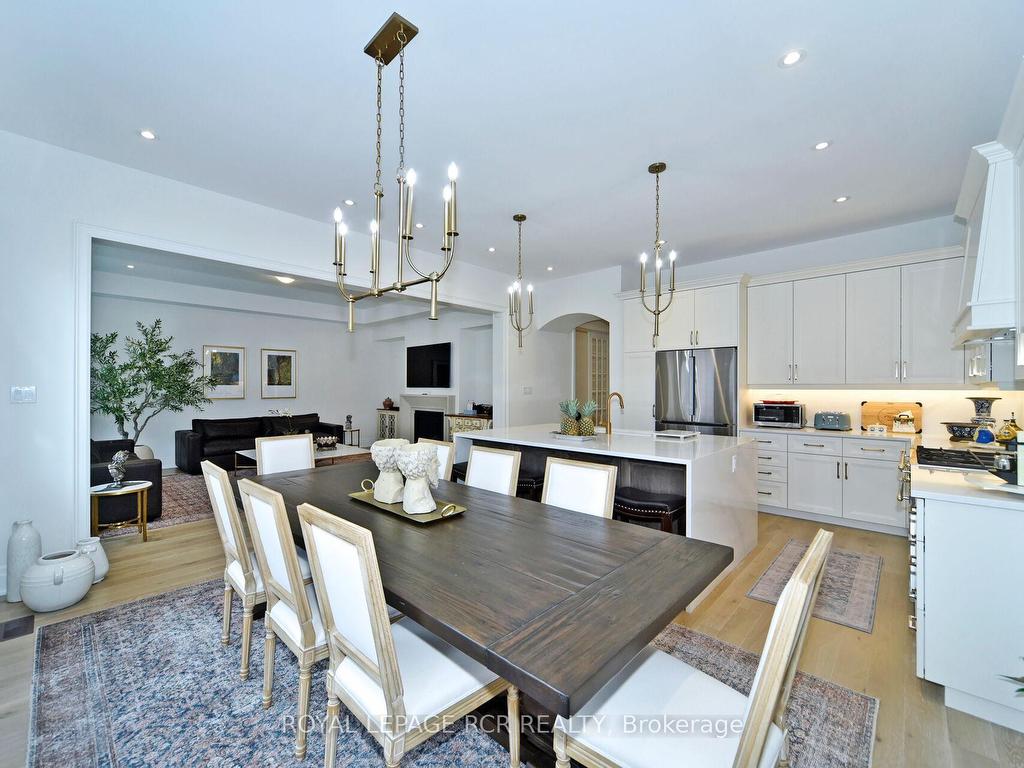 









200


Silver Creek

Drive,
Vaughan,




ON
L3L 0B5

