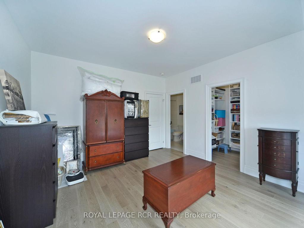 









200


Silver Creek

Drive,
Vaughan,




ON
L3L 0B5

