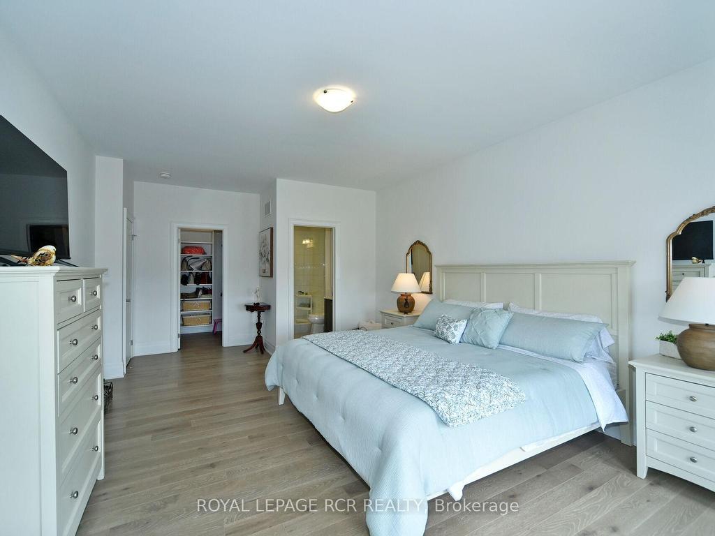 









200


Silver Creek

Drive,
Vaughan,




ON
L3L 0B5

