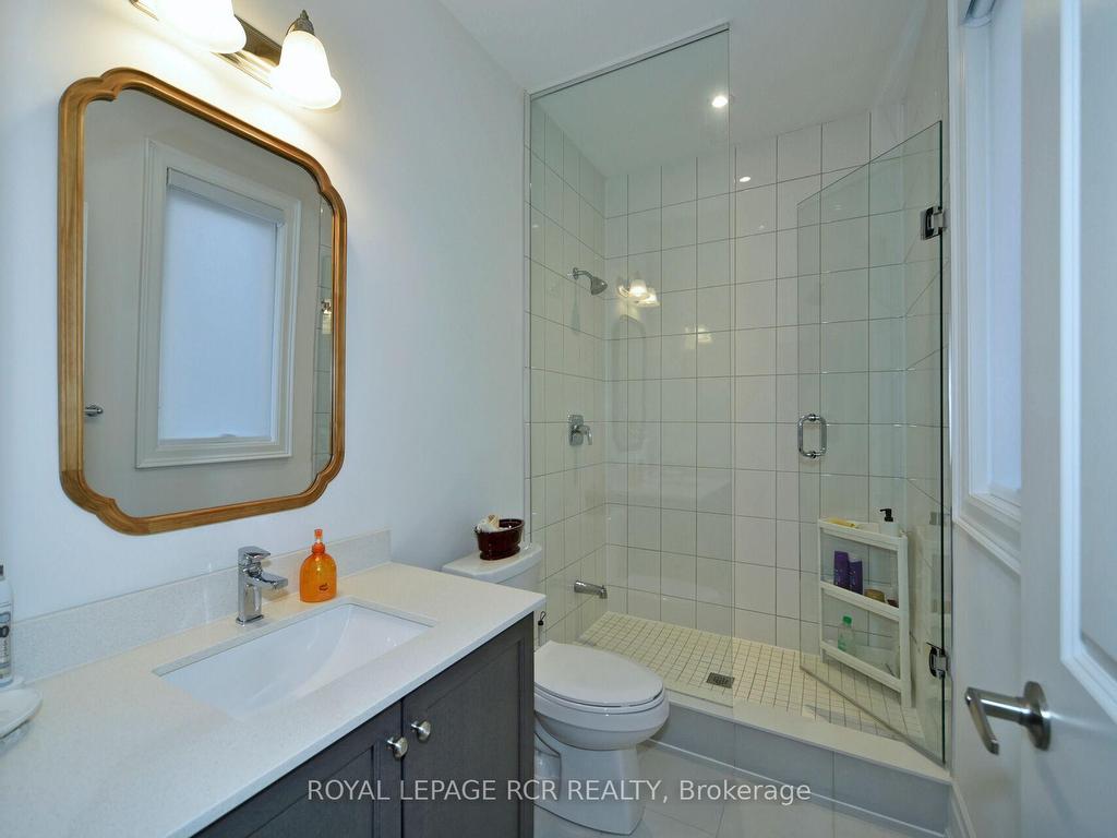 









200


Silver Creek

Drive,
Vaughan,




ON
L3L 0B5

