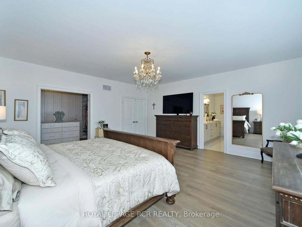 









200


Silver Creek

Drive,
Vaughan,




ON
L3L 0B5

