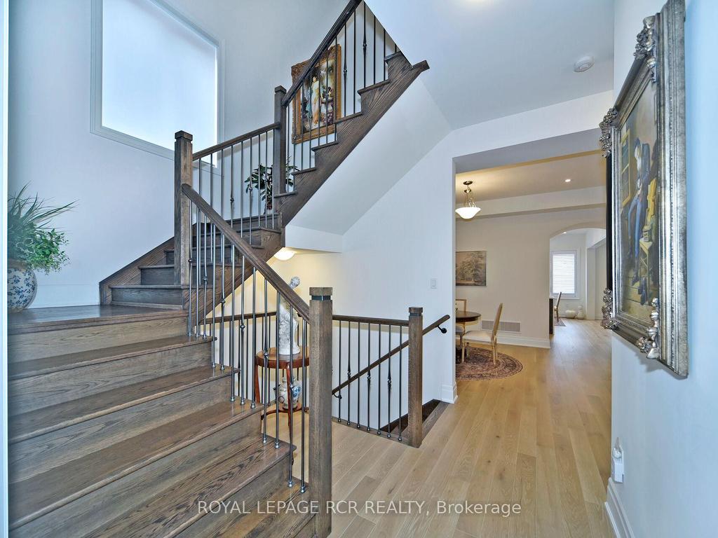 









200


Silver Creek

Drive,
Vaughan,




ON
L3L 0B5


