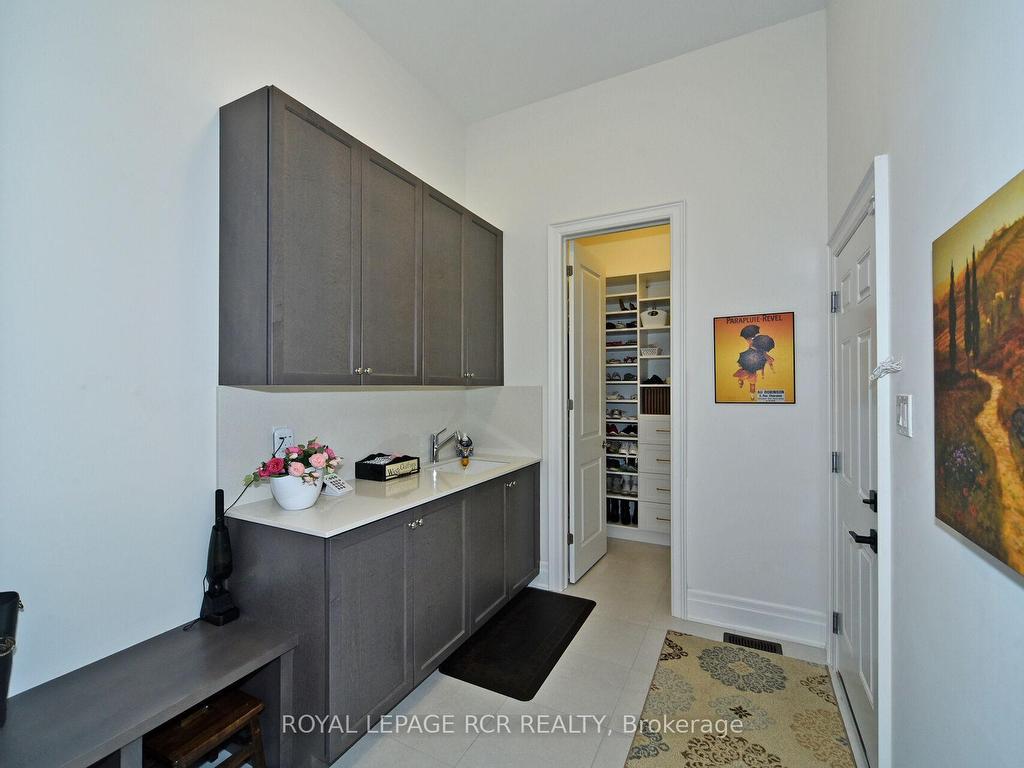 









200


Silver Creek

Drive,
Vaughan,




ON
L3L 0B5

