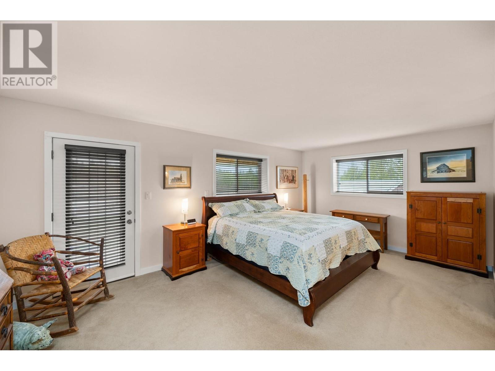 












6594 FOOTHILLS ROAD

,
100 Mile House,




British Columbia
V0K2E3

