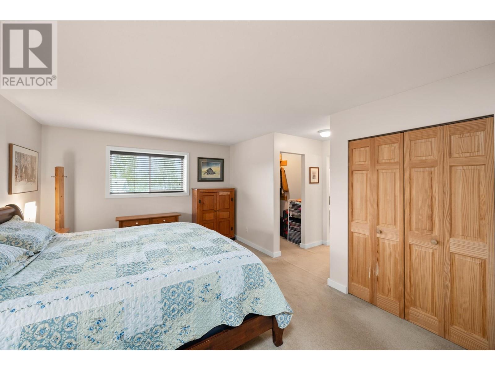 












6594 FOOTHILLS ROAD

,
100 Mile House,




British Columbia
V0K2E3

