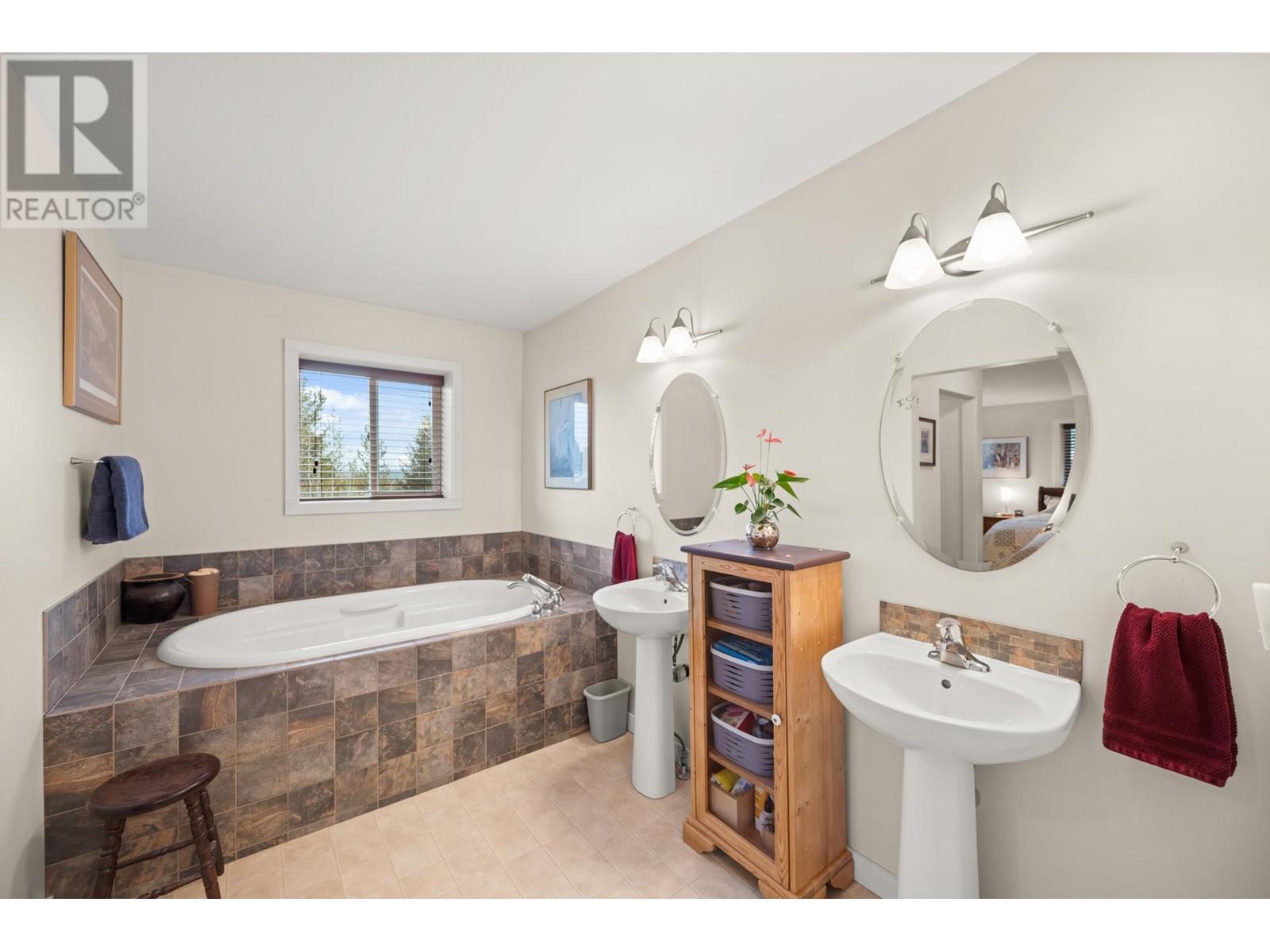 












6594 FOOTHILLS ROAD

,
100 Mile House,




British Columbia
V0K2E3

