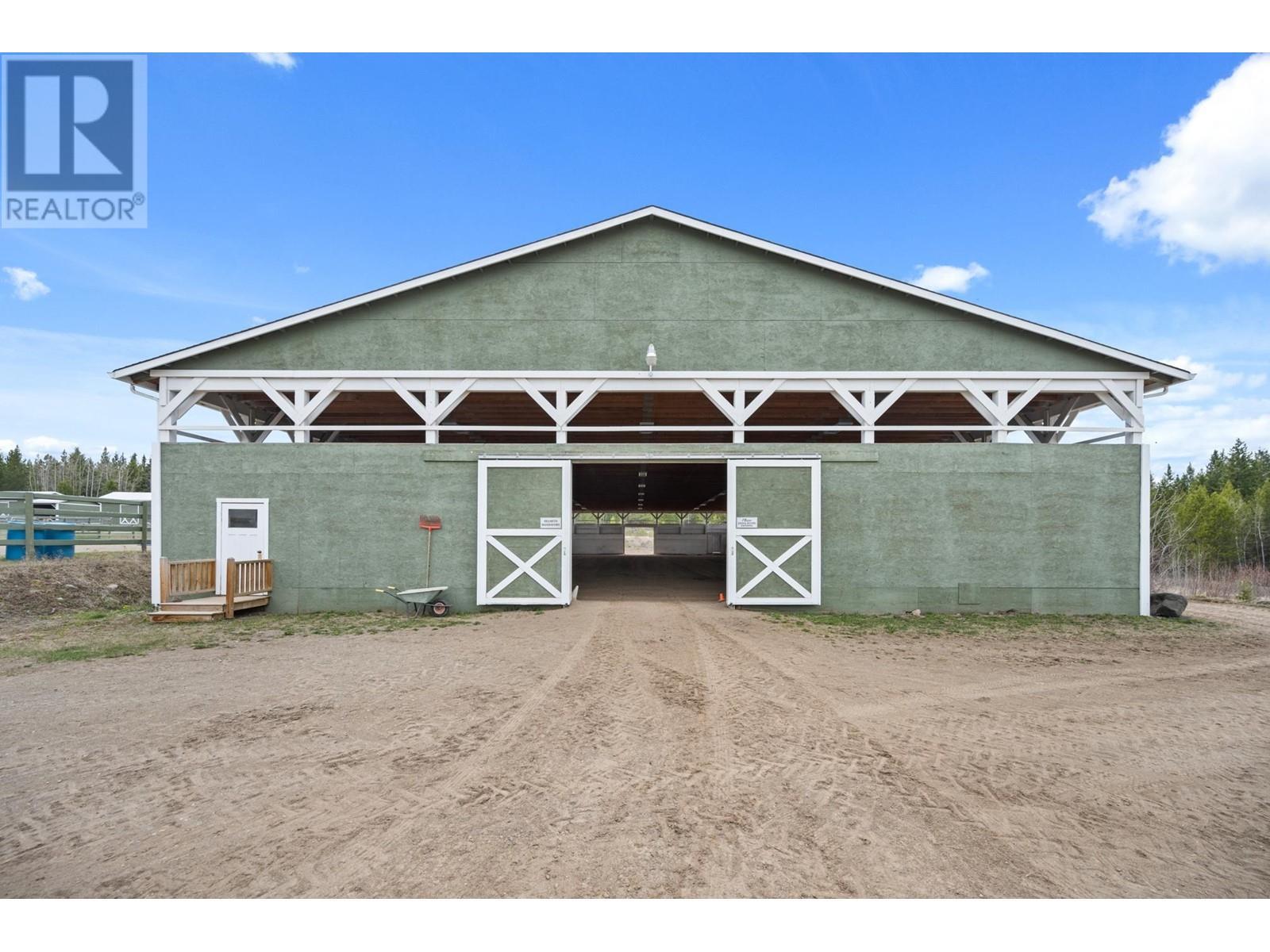 












6594 FOOTHILLS ROAD

,
100 Mile House,




British Columbia
V0K2E3

