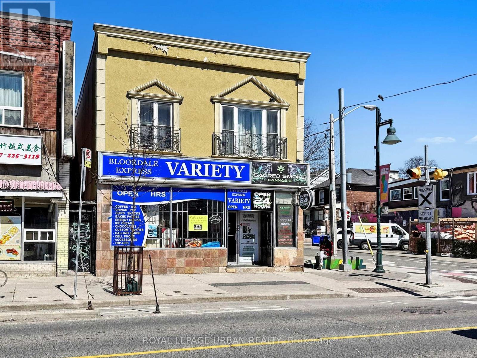 












1264 BLOOR STREET W

,
Toronto,




Ontario
M6H1N8

