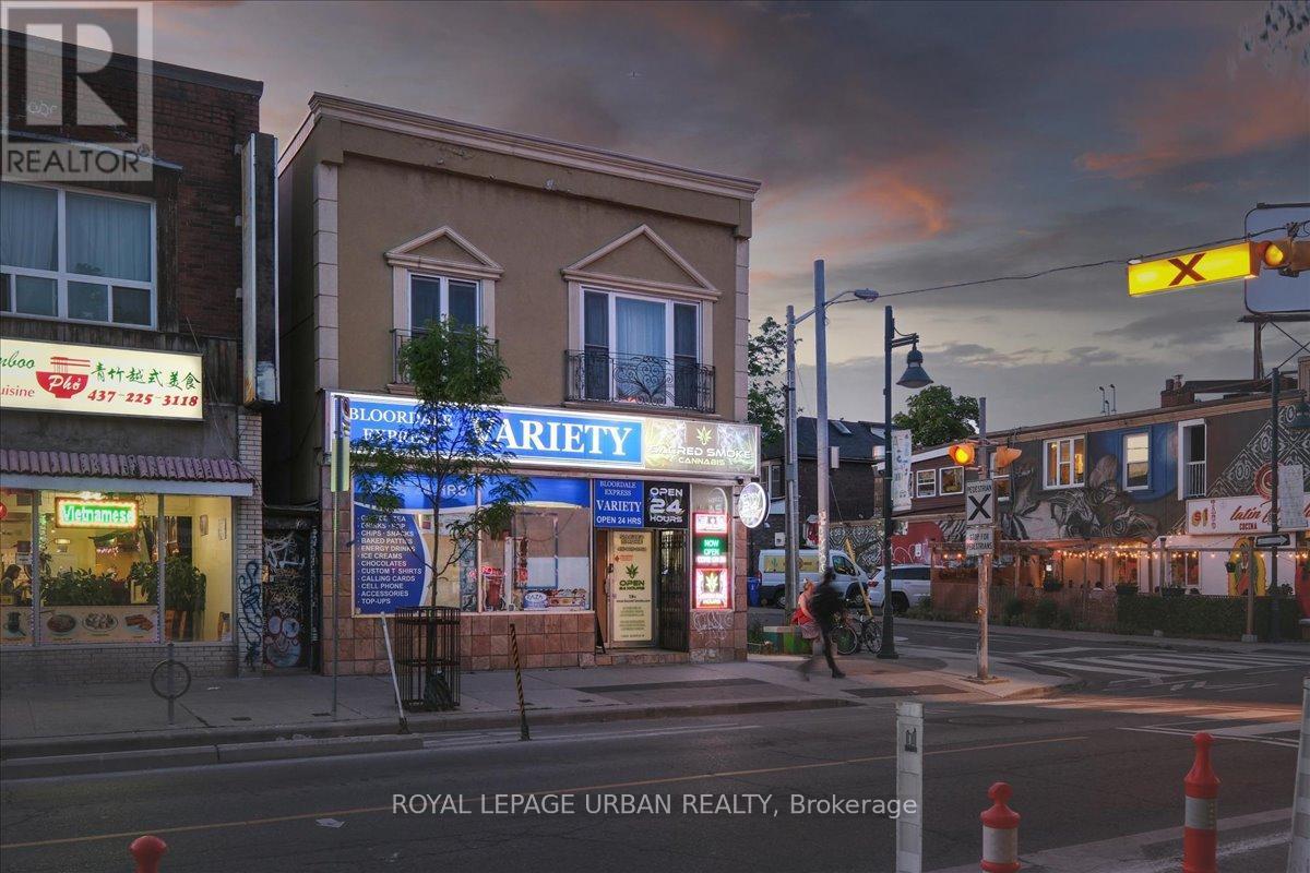 












1264 BLOOR STREET W

,
Toronto,




Ontario
M6H1N8

