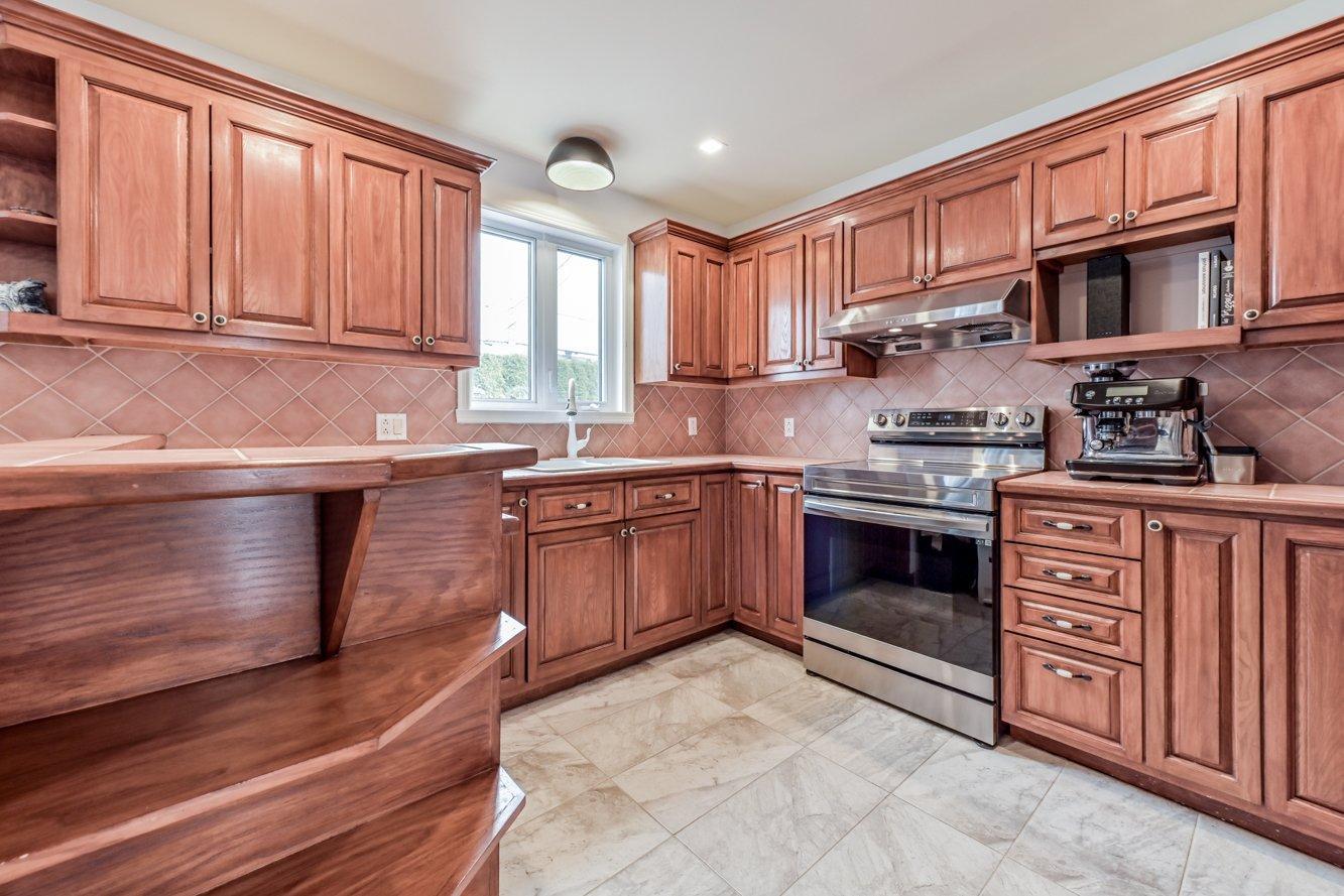 









2052


Rue Honoré-Mercier

,
Sainte-Julie,




QC
J3E2K1

