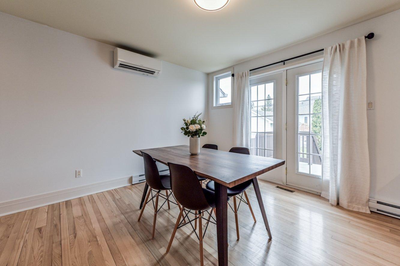 









2052


Rue Honoré-Mercier

,
Sainte-Julie,




QC
J3E2K1

