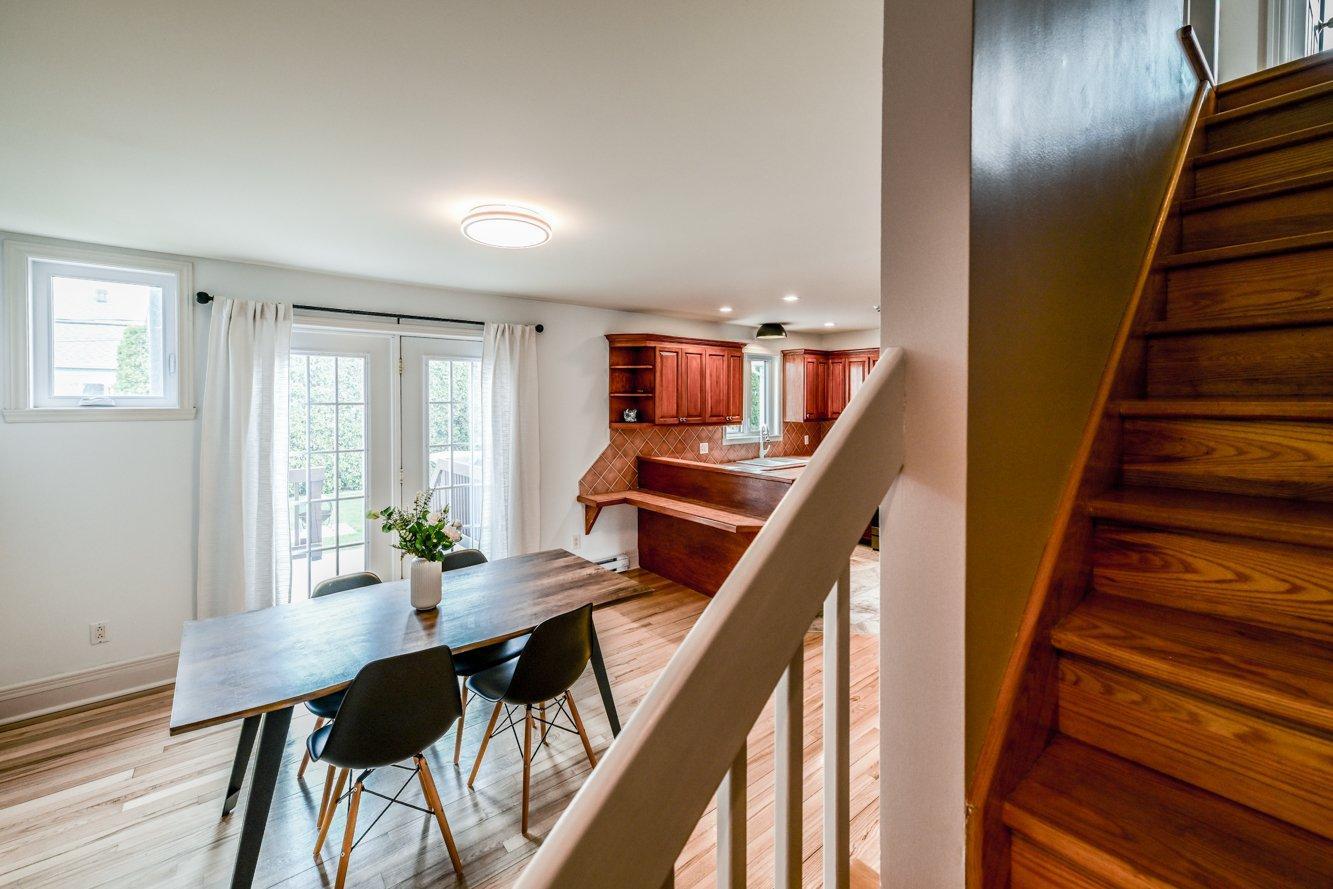 









2052


Rue Honoré-Mercier

,
Sainte-Julie,




QC
J3E2K1

