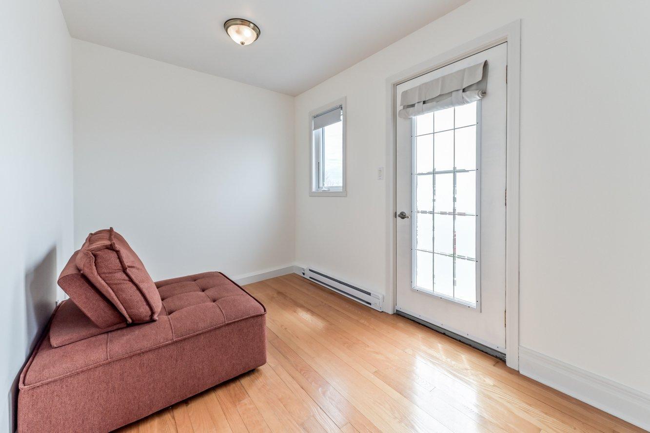 









2052


Rue Honoré-Mercier

,
Sainte-Julie,




QC
J3E2K1

